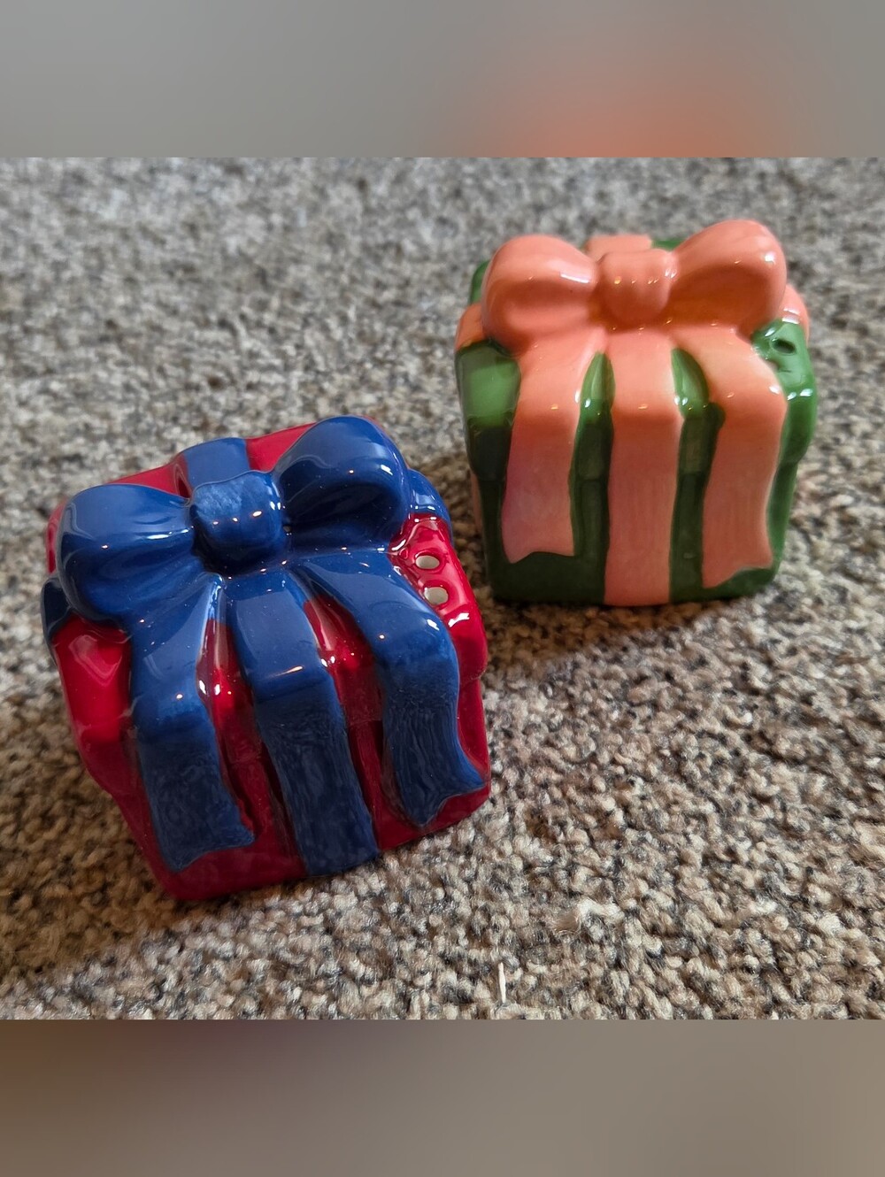 Christmas Present With Bows Salt & Pepper Shakers Ceramic Holiday